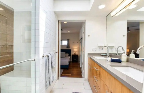 South Mission Beach House | Massive Oceanview 6BR Penthouse + Rooftop Decks