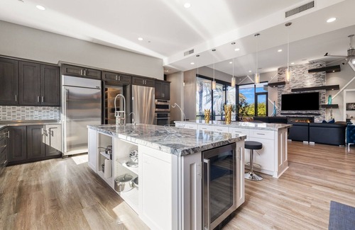 Indio House | Massive Private 9-bedroom 28 bed + all the amenities Estate