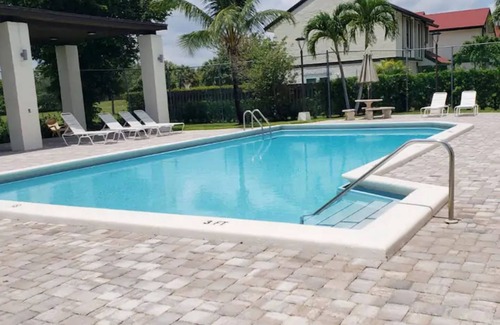 Fontainebleau Condo | Master bedromm in beautiful Fontainebleau, Miami. MUST SEE
