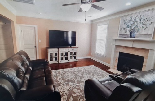 Augusta House | Masters Rentals! 5bd 4bath house, 7 miles from National golf course