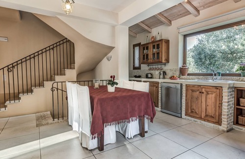 Kavvadades Villa | Mastrogiannis Country Retreat - private villa Levanda (4 bedrooms , sleep 8-10)