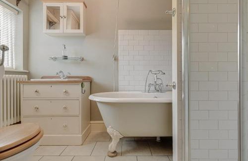 Quorn House | Matchstick Cottage