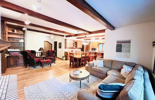 McCall Ski Chalet | Mather Chalet in the Heart of McCall +3000 sq ft, game & bunk room, 2 fireplaces