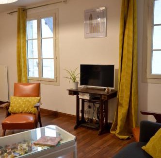Chartres Apartment | Matin d'été