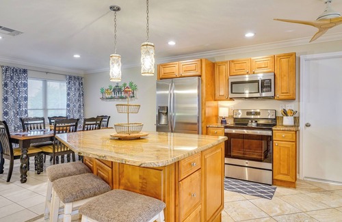 Matlacha Isles House | Matlacha Isles Waterfront Retreat w/ Dock & Deck!