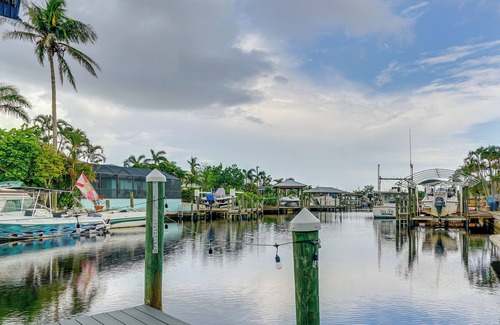 Matlacha Isles House | Matlacha Isles Waterfront Retreat w/ Dock & Deck!