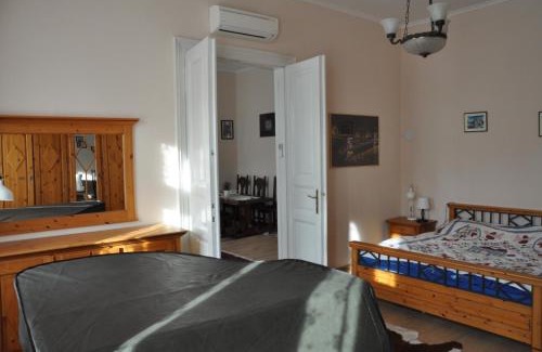 Csarnok negyed Apartment | Matyas House in the City Center