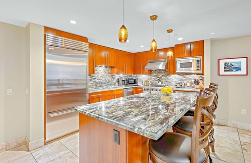 Honokowai Condo | Maui Resort Rentals: Honua Kai – 6 Total Bedrooms, 9th Floor Stunning Deluxe Ocean Views!