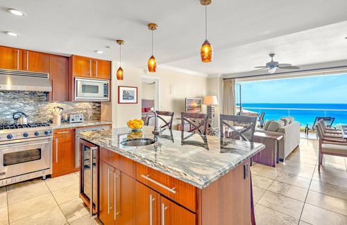 Honokowai Condo | Maui Resort Rentals: Honua Kai – 7 Total Bedrooms, 9th Floor Stunning Deluxe Ocean & Mountain Views!