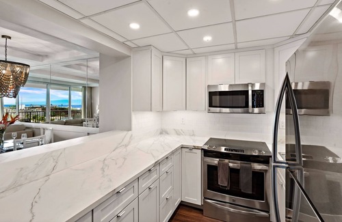 Kaanapali Condo | Maui Resort Rentals: The Whaler 1020 - Luxurious 10th Floor 1BR w/Gorgeous Ocean and West Maui Mountain Views!