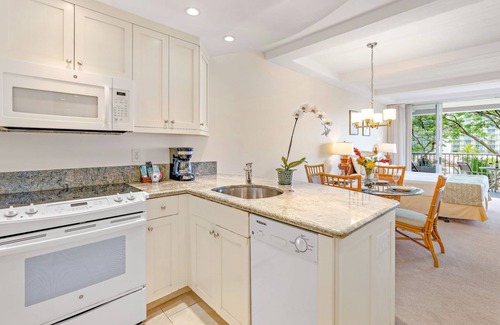 Kaanapali Condo | Maui Resort Rentals: The Whaler 563 - Gorgeous 5th Floor Studio w/Fantastic Pacific Ocean Views!