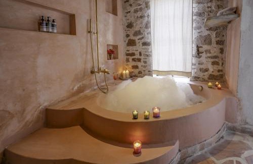 Udaipur Resort | Maya Luxury The Quila Udaipur