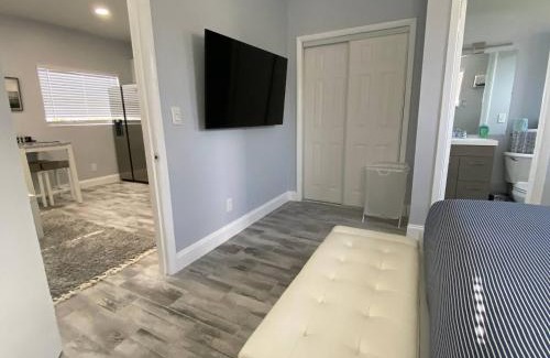 Hollywood Apartment | Mayas Blue Lagoon Luxury Suite #2