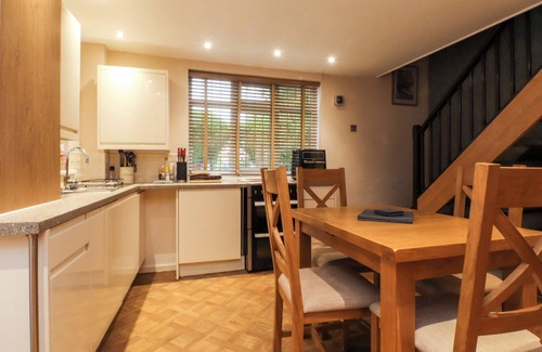 Blackpool House | MAYFIELD COTTAGE, family friendly, with pool in Blackpool