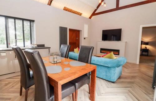 Crudwell House | Mayfield Cottage