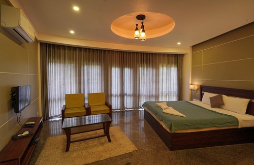 Thirunelly Hotel | Mayookham Resorts