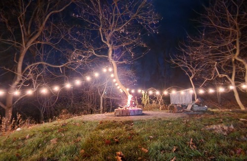 Williamstown House | Mayor's Family House Hot Tub, Piano & 2 Kitchens - 5 Minutes to Ark - Sleeps 16+