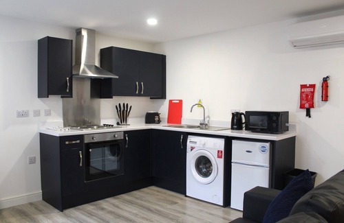 Hull House | Maze Apartments and rooms