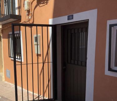 Old Town Apartment | Mazuelo - Harbor's Light