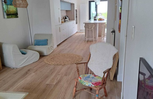 Le Croisic Villa | Mazy- house ideally located between port and beaches. Sleeps 8.