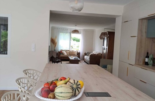 Le Croisic Villa | Mazy- house ideally located between port and beaches. Sleeps 8.