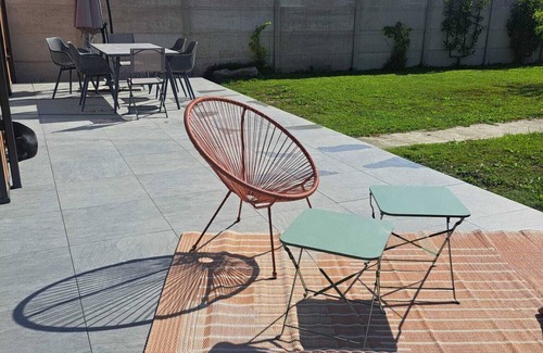 Le Croisic Villa | Mazy- house ideally located between port and beaches. Sleeps 8.