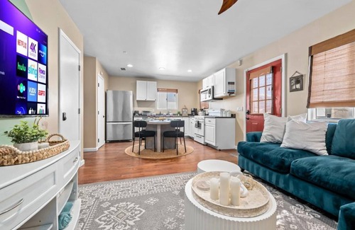Mission Beach Apartment | MB High Floor Home by Sand with Parking space! n