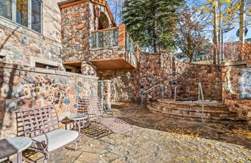 Highlands Townhomes Apartment | McCoy Peak 108 by East West Hospitality