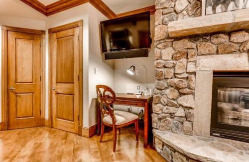 Highlands Townhomes Apartment | McCoy Peak 201 by East West Hospitality