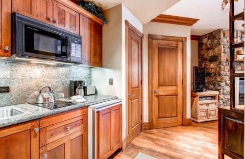 Highlands Townhomes Apartment | McCoy Peak 201 by East West Hospitality