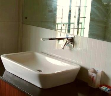 Sohra Hotel | Me Me Ai Haven