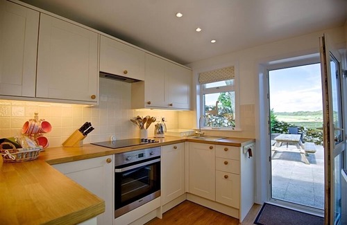 Castle Douglas Cottage | Meadow Cottage - a cottage that sleeps 4 guests in 2 bedrooms