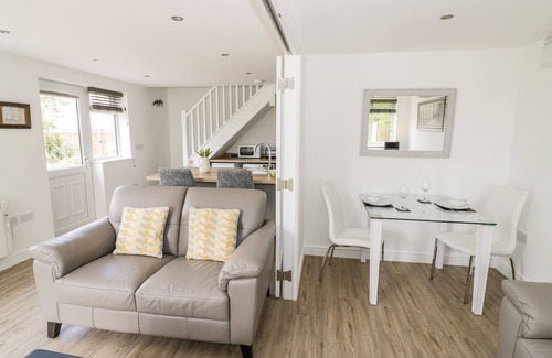 Childswickham Cottage | MEADOW COTTAGE, pet friendly, luxury holiday cottage in Broadway
