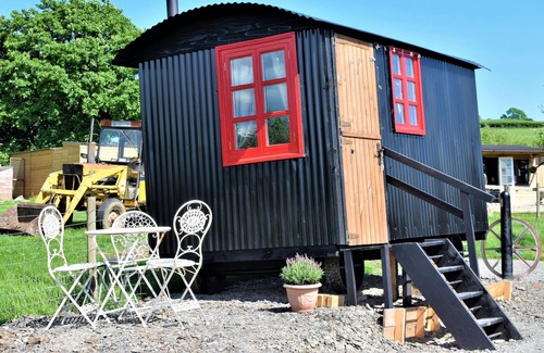 Rhayader Cabin | Meadow Shepherds hut