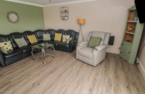 Llanybri House | Meadow View