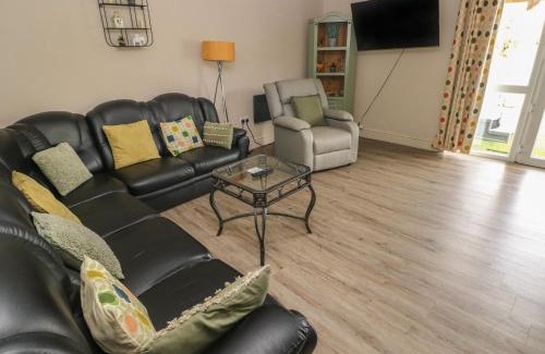 Llanybri House | Meadow View