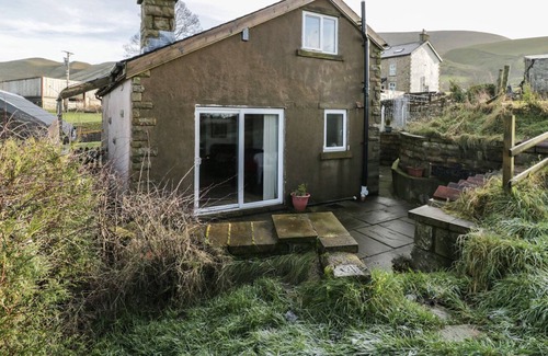 Fence Cottage | MEADOWBANK, with a garden in Downham
