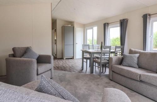 Great Hatfield House | Meadows Park 2