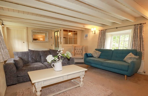 Burlawn House | MEADOWSIDE COTTAGE, pet friendly, with open fire in Wadebridge