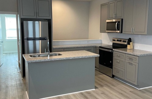 Southeast Houston House | Medical Center South 2Bdr 2 Bth 2 Car garage w/1 bdrm on 1st floor