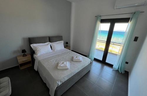 Spata-Artemida Apartment | MEDORA By the Sea Near Airport