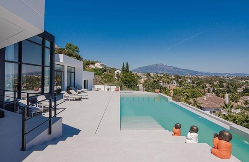 New Golden Mile Villa | Meisterwerk El Paraiso Alta, 6 Schlafzimmer, Pool, Fitness, spa