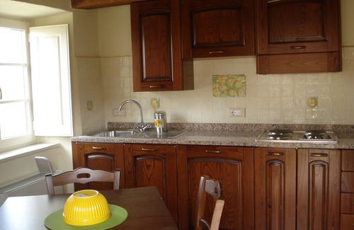 Cortona Apartment | Mela is a Self-Contained Apartment with a large Pool, free WiFi & parking