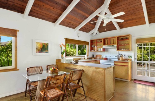 Wailua Cottage | 'melemele' Kapa'a Cottage: 1 Block to Beach!