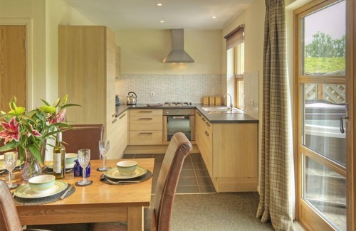 Balmaha Cottage | Mellerstain Lodge (No.2) Pets allowed - sleeps 6 guests in 2 bedrooms