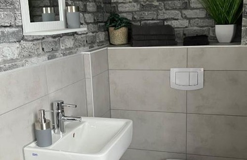 Kreiensen Apartment | Mellys Café & Store