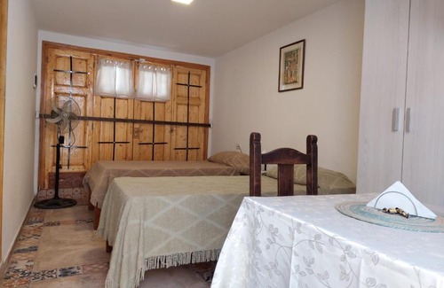 Godoy Cruz House | MELMAR - Habitación triple con baño privado