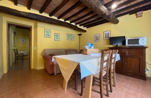 Colle di Val d'Elsa Apartment | MELO apt with 2 bedrooms in Tuscan countryside between Siena and Florence
