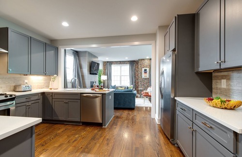 Edgehill Cottage | Melodic Skyline - Rooftop Views - 12th S District