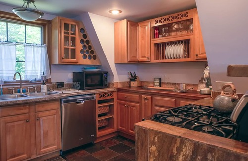 Woodford House | Meme's High Mountain Lake House